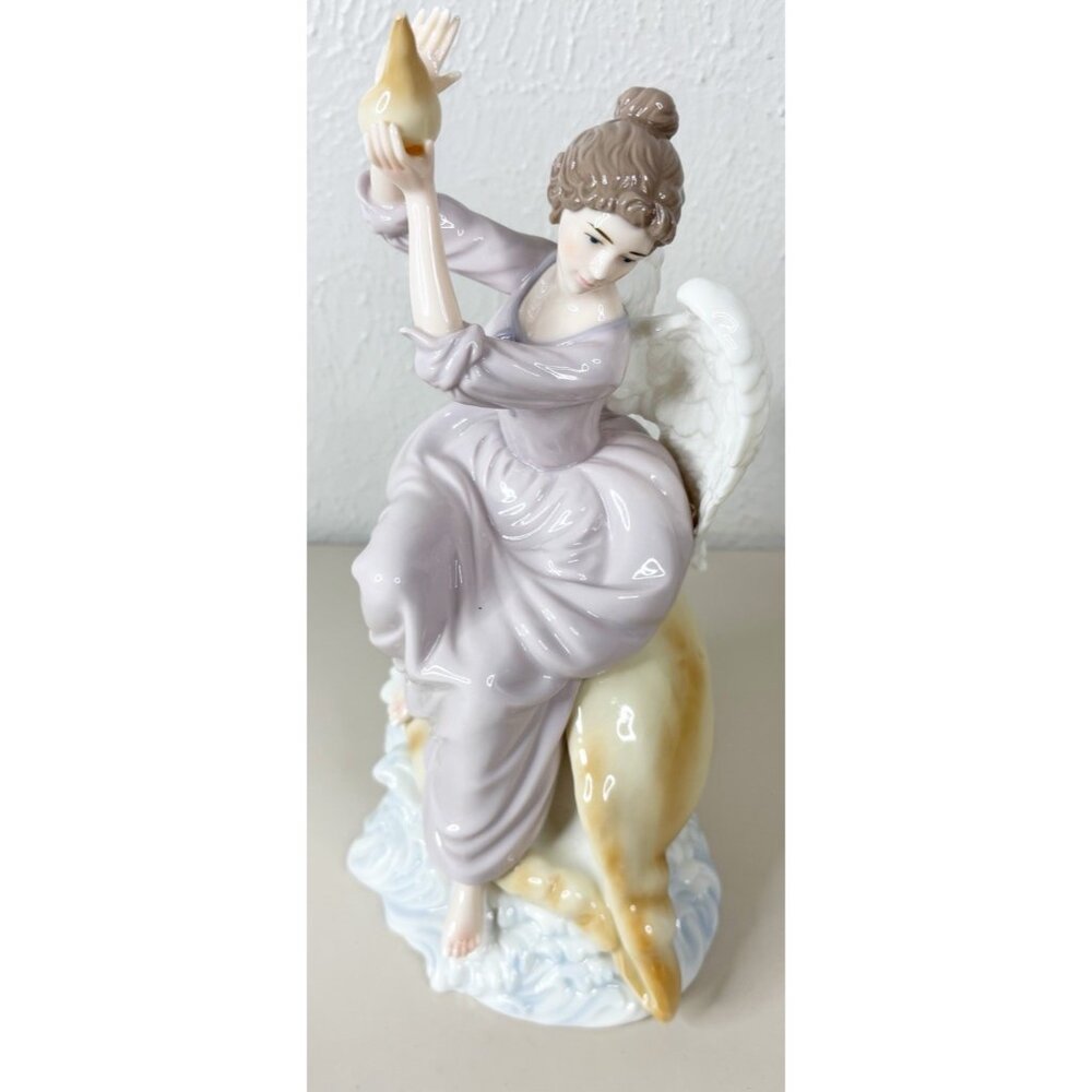 VTG Grandeur Noel O'Well 12" Porcelain Angel w/ Seashell Sitting On Conch EUC